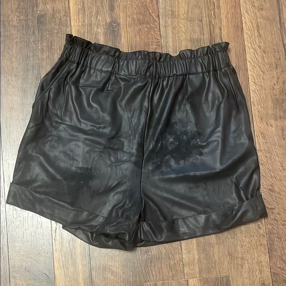 NWOT Gianni Binni Black Women's Shorts